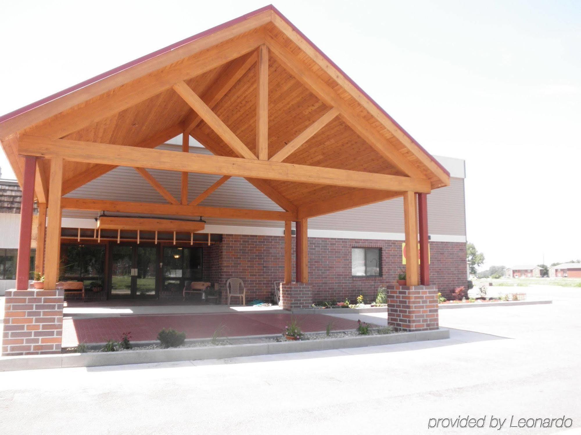 Prairie Inn Vermillion Exterior photo